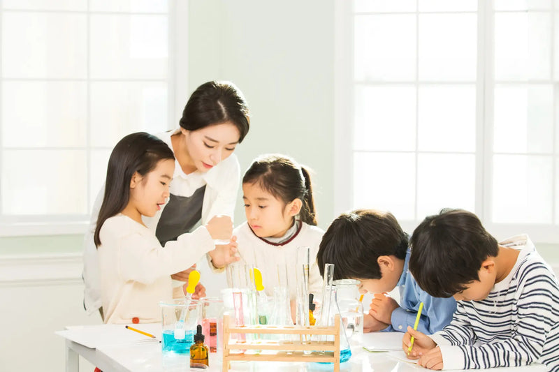 A Guide to Selecting the Right Chemistry Tuition Centre in Singapore